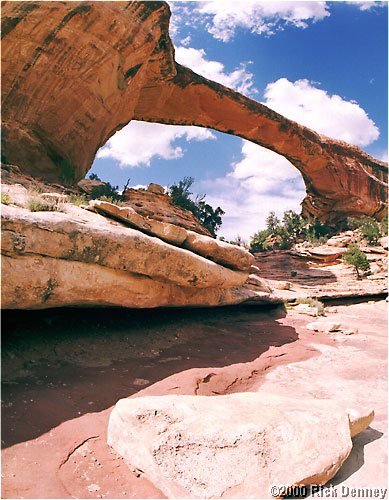 sipapunaturalbridgenaturalbridgesnationalmonumentutah2001.jpg