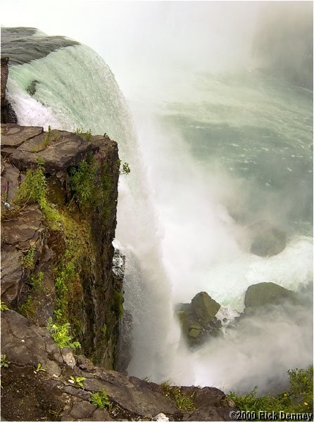 canadianfallsniagrafalls2004.jpg