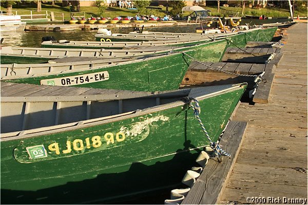 boatsdiamondlakeoregon2003.jpg