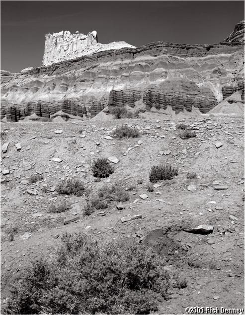 castle rock capitol reef 0792 lores.jpg (102212 bytes)